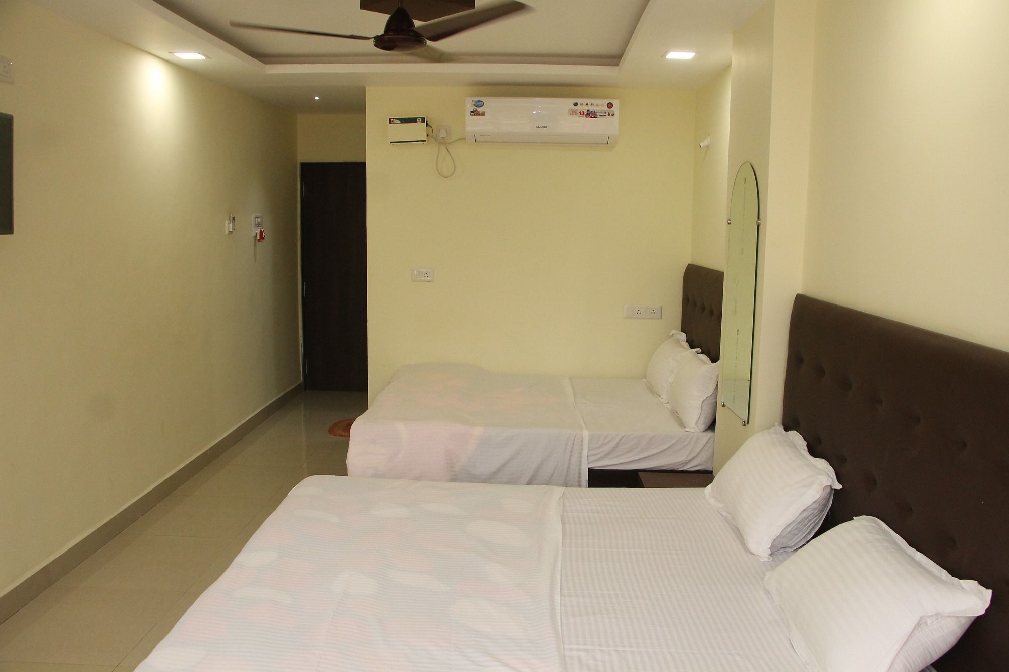 Swaraj The Goan Dream Hotel Calangute Luaran gambar