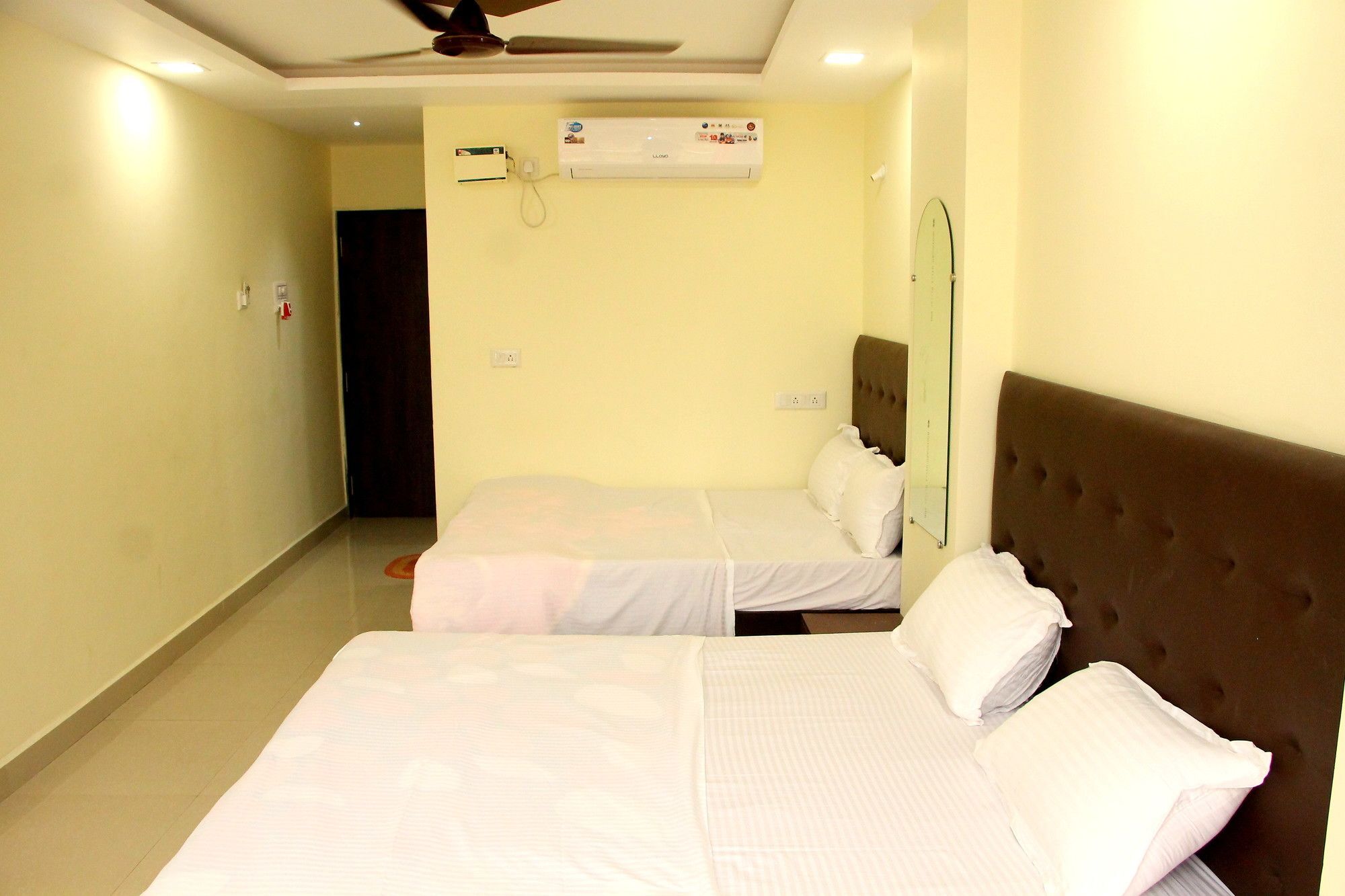 Swaraj The Goan Dream Hotel Calangute Luaran gambar